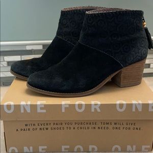 Toms Leila Black Suede Embossed booties.